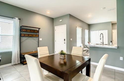 Baymeadows House | Jax's Perfect Getaway!