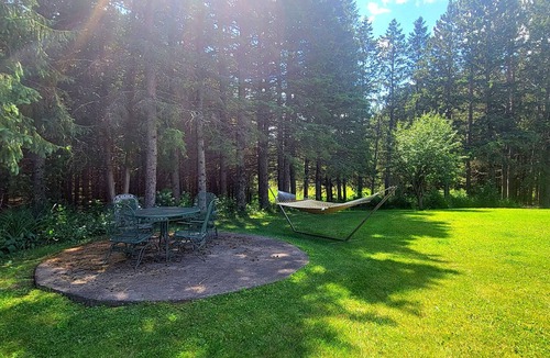 Esko Cottage | Jay Cooke Cottage: Park like yard with firepit, close to state park,dogs welcome