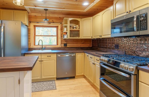 Upper Jay House | Jay Mountain Retreat | 3 Bed, 2 Bath