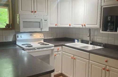 Montgomery Center Ski Chalet | Jay Peak VT 5BR Chalet