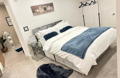 Dudley Apartment | JayGees luxury homes