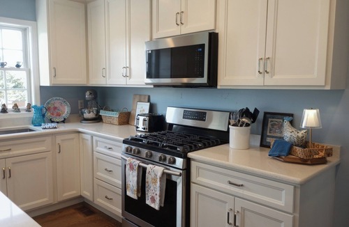 Stormstown Bed & Breakfast | Jayne's Timeless Treasures 1-Bedroom Bed & Breakfast in charming Port Matilda.