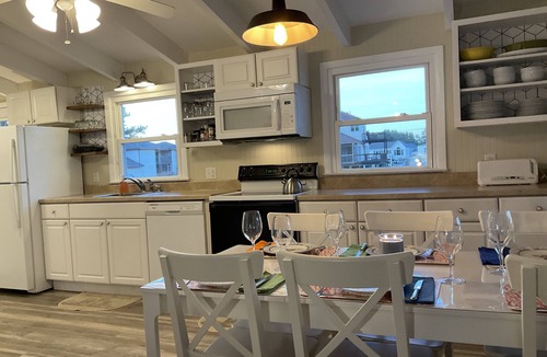 Deep Hole House | Jay’s Retreat: EV Charger-Kayaks-Bikes-Fire Pit-Private Dock-Pets Ok-Crabbing
