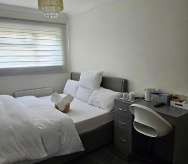 Vange House | Jays-Rooms