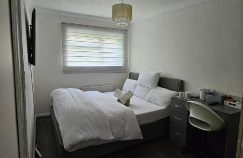 Vange House | Jays-Rooms