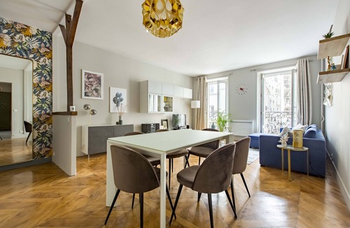 Saint-Merri Apartment | Jazzy Blues by Châtelet, by Veeve