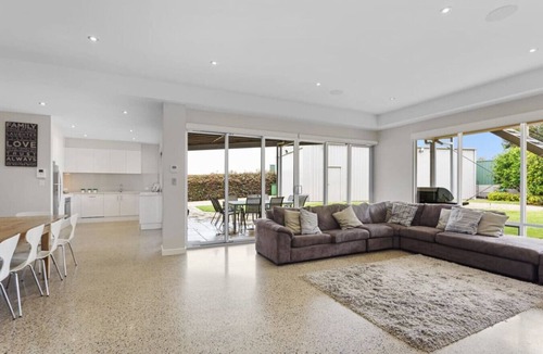 Long Flat House | JB`S Retreat - Rate variable *see rates below*