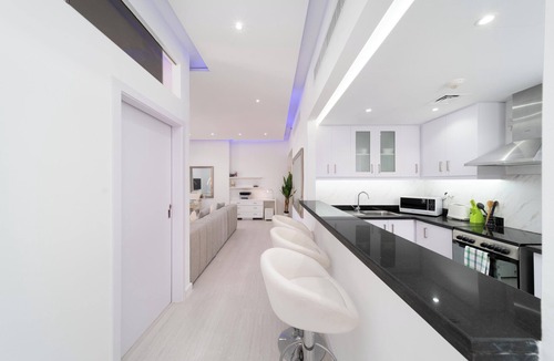 Dubai Marina Apartment | Jbr beach walk front sea apartment up 6-7 guest