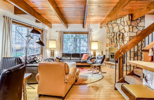 Mount Hood Village House | Jean Claude's Alpine Chalet