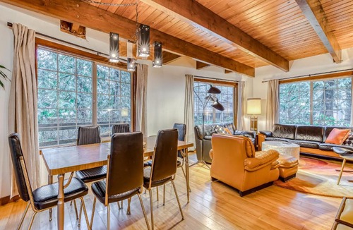 Mount Hood Village House | Jean Claude's Alpine Chalet