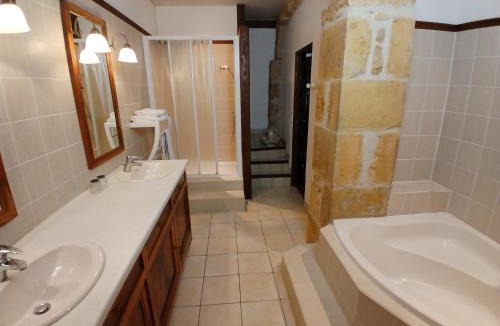 Prudhomat Bed & Breakfast | Jean Moulierat