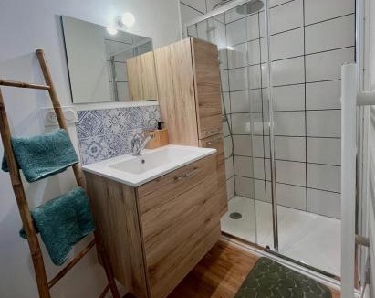 Saint-Jean-sur-Vilaine Apartment | Jean Vilain