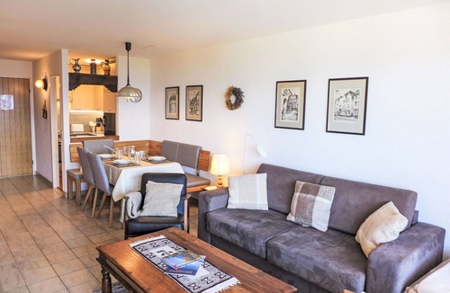 Montana Apartment | Jeanne D'Arc Apt. H2-49 by Interhome