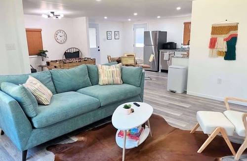 Thunderbolt House | Jean’s Cottage, Fully Fenced, Mins to DT and Tybee