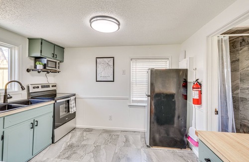 Jefferson City House | Jefferson City Bungalow: Hot Tub & Patio!