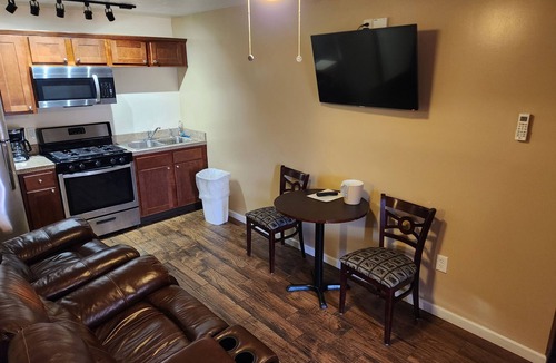 Clairton Hotel | Jefferson Hills Motel