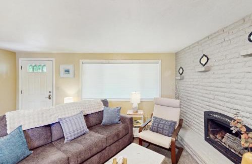 Friendly House | Jefferson Jolly