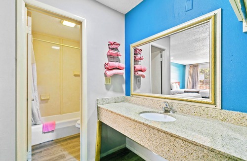 Prentiss Hotel | Jeffersonian Motor Inn by Townhouse, Prentiss MS