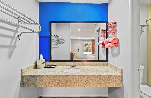 Prentiss Hotel | Jeffersonian Motor Inn by Townhouse, Prentiss MS