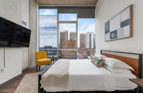 West Loop Gate Apartment | Jeffjack Heated Pool Penthouse in Chicago's West Loop