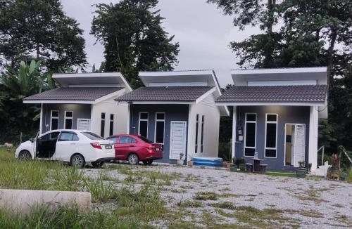 Jeli House | Jeli Heights Hill Home 3