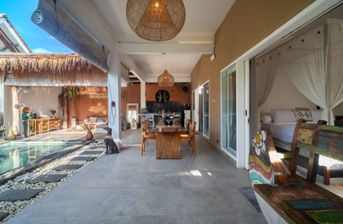 Uluwatu House | Jellyfish (3) 2BR for Groups,5 Min to Thomas Beach
