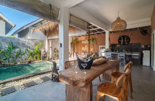 Uluwatu House | Jellyfish (3) 2BR for Groups,5 Min to Thomas Beach