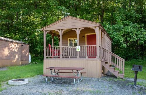 Gardiner House | Jellystone Park Gardiner
