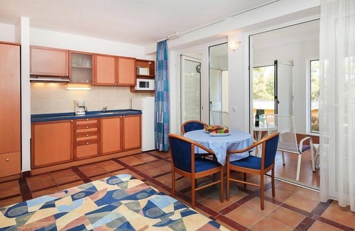 Island Hvar Apartment | Jelsa Resort Apartment with pool