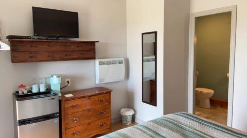 Jemseg Hotel | Jemseg Lakeview Motel