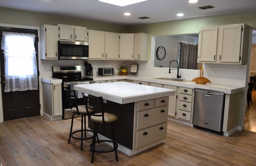 Leon Junction House | Jenkfarm GetawaynYour Home Away from Homenlocated in central Texas