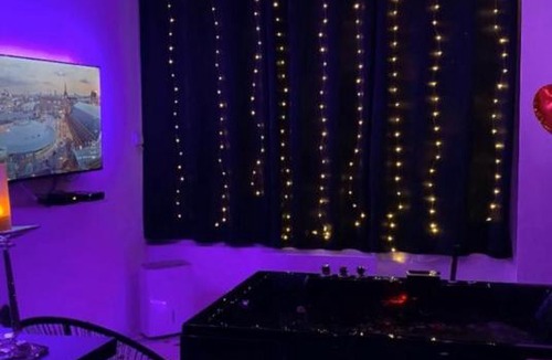 Montereau-Fault-Yonne Apartment | Jennah Spa