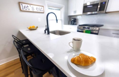 Federal Hill Apartment | Jennifer's Elegant & Cozy Broadway Walkable Stay