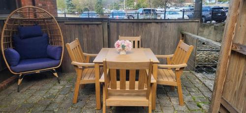 College Hill Apartment | Jennifer's Historic Riverfront Loft Private Patio