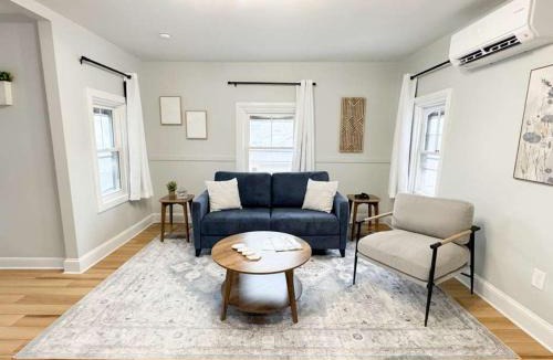 Federal Hill Apartment | Jennifer's Modern & Comfy Broadway Walkable Stay