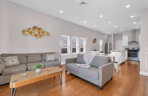 Federal Hill Apartment | Jennifer’s Penthouse Panoramic City Views w/Deck