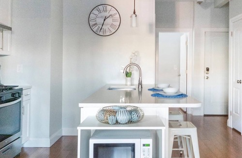 Federal Hill Apartment | Jennifer’s Stylish Apt Private Deck Backyard Oasis