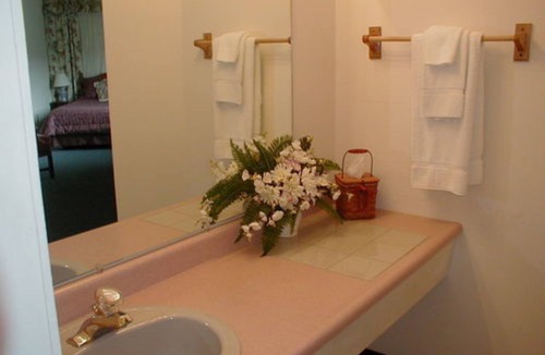 Stanfordville Bed & Breakfast | Jenny's Country Manor