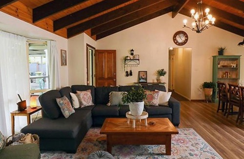 Eagle Heights House | Jenny's on The Mtn