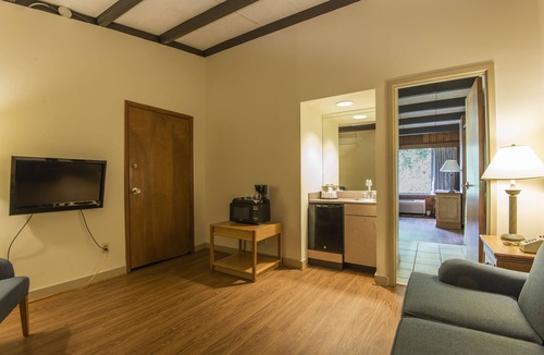 Prestonsburg Hotel | Jenny Wiley State Resort Park