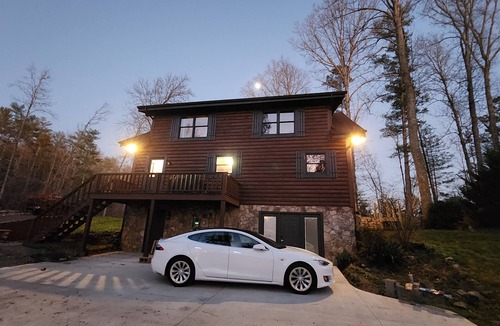 Lenoir Cabin | JennyBud Cabin. Private with HotTub and Firepit.