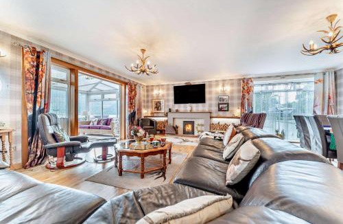 Cairndow House | Jennys Bay