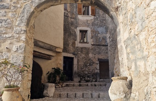 Coursegoules House | Jeonna stone house