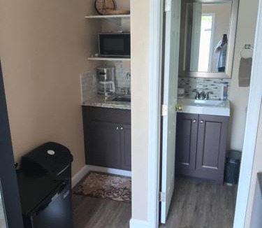Greater Palm River Point CDC House | Jerry Couzens