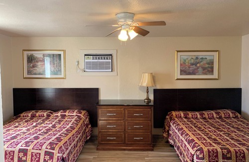 Oakdale Hotel | Jerrys Motel