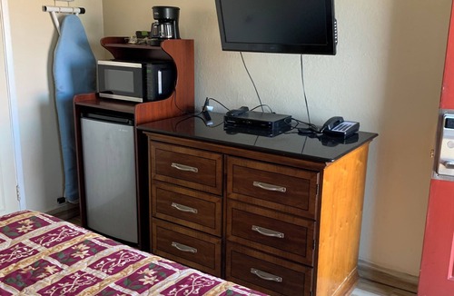 Oakdale Hotel | Jerrys Motel