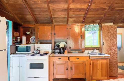 Central Huron Cottage | Jervis Bay- Private Lake Access, lots of beach