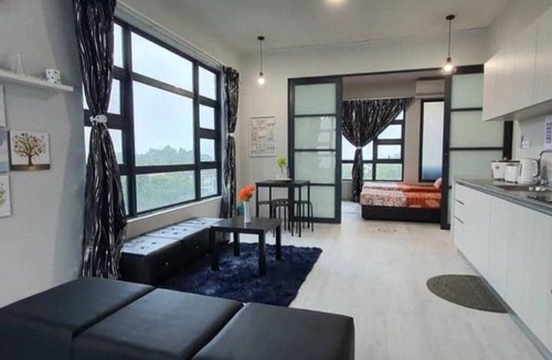 Downtown Kota Kinabalu Apartment | Jesselton Quay Corner Lot