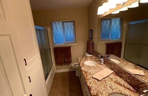 Carmichael House | Jet BNB