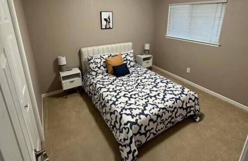 Carmichael House | Jet BNB